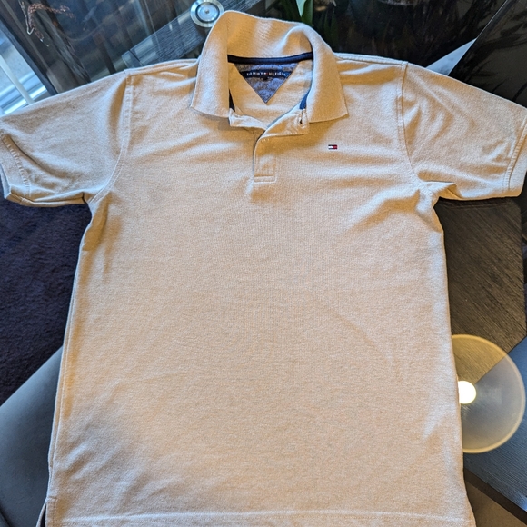2 TOMMY HILFIGER Boys Polo Tshirts - Picture 14 of 16